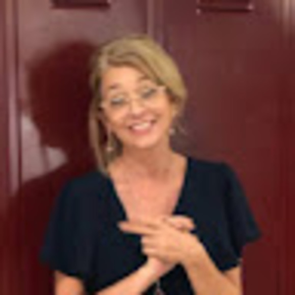 Meet your Posher, Davilena - Picture 1 of 1